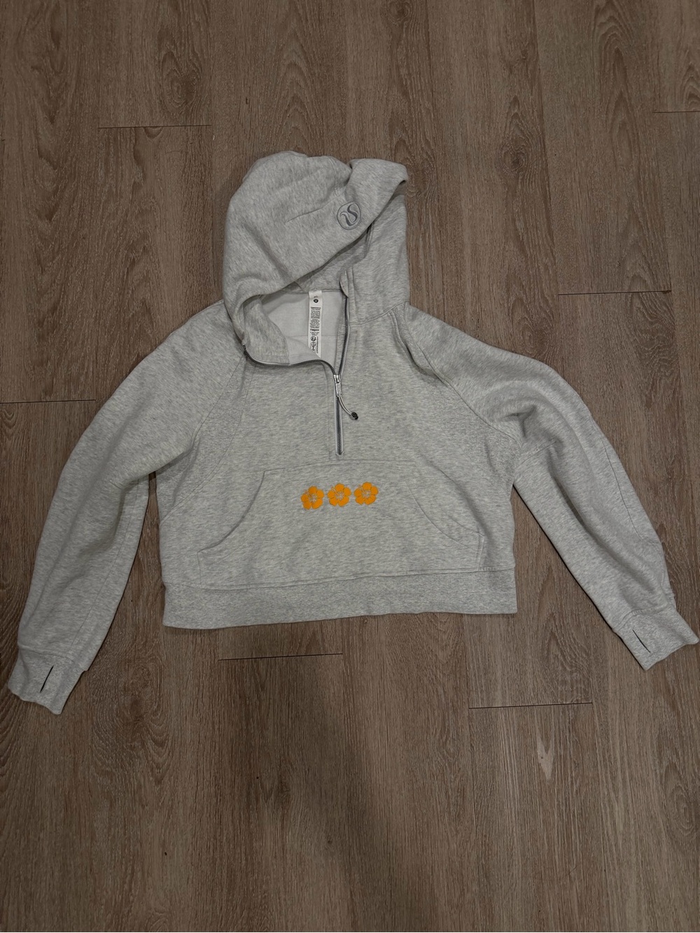 Lululemon M/L Cropped Gray Scuba Hoodie with Hawaii Exclusive Flower Patches